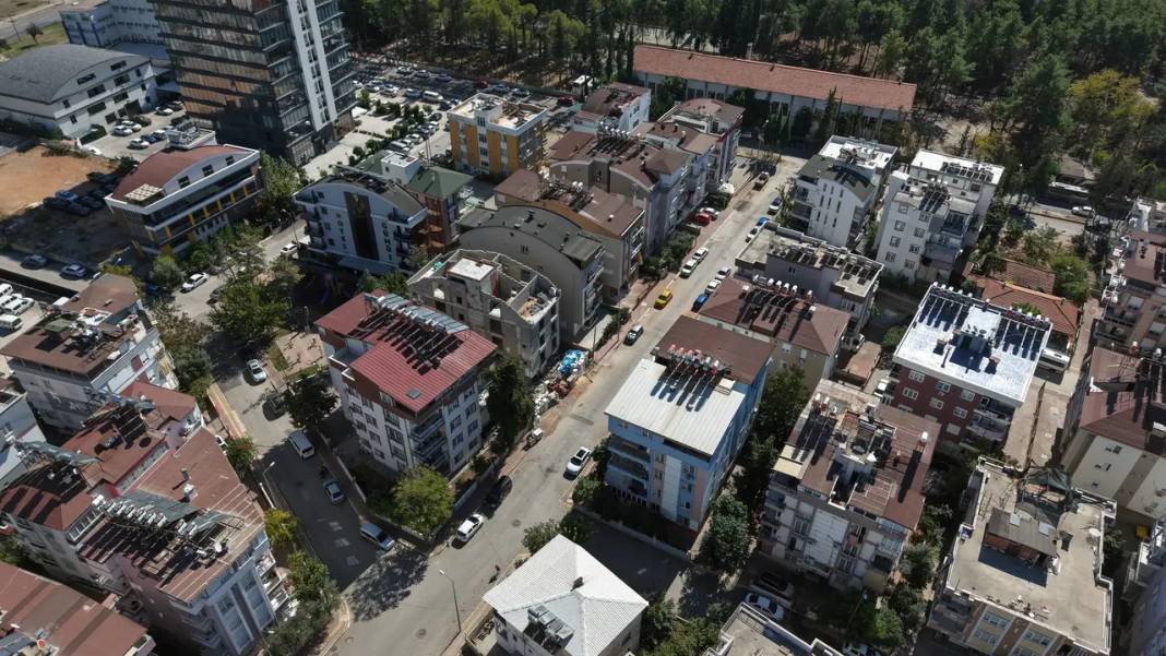 Kepez'de İnşaat Bitmeden Yerleştiler, Müteahhit Mahkemeye Gitti 4